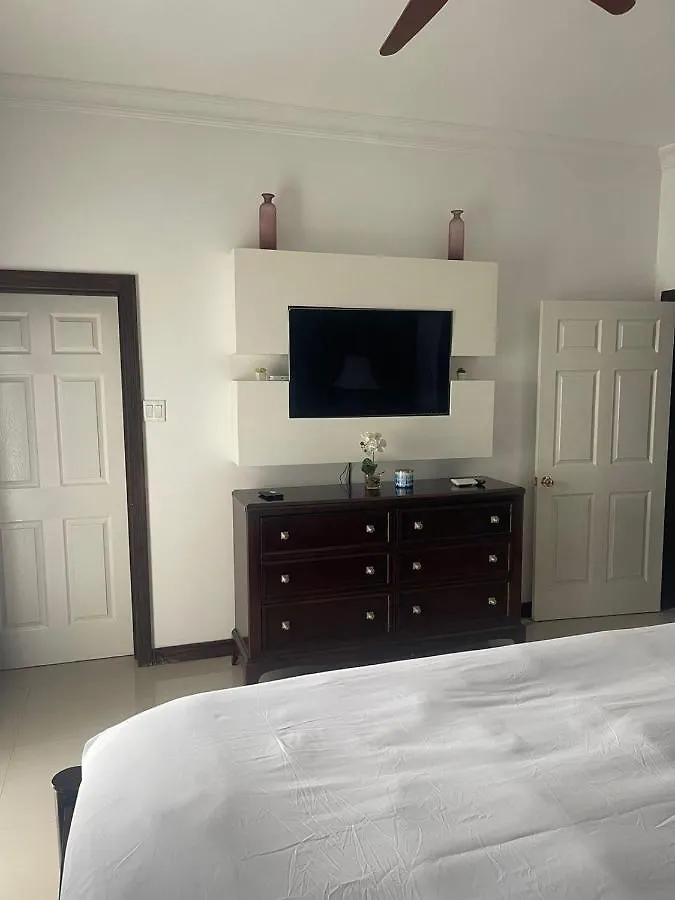 Suite 7 At The Rochesters Kingston Jamaica